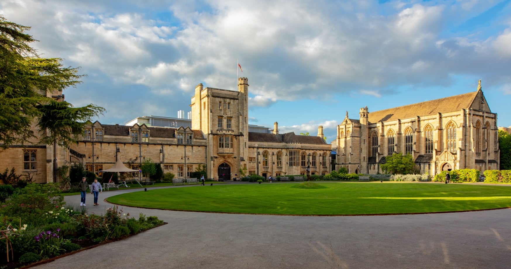 Mansfield College with the quad in the foreground
